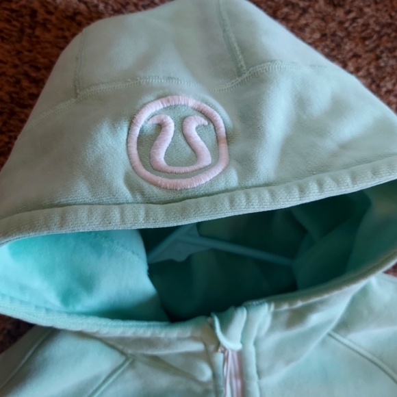 Lululemon Scuba Hoodie Women's Size 8 Mint Green - Picture 2 of 5